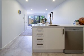 Interior - Serenity in the City Centre. Sleeps 6, has carpark (Christchurch)