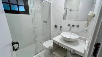 Dusche, Handtücher, Seife, Toilettenpapier