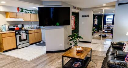 Wrigleyville Oasis • Modern Comfort Steps from Wrigley Field