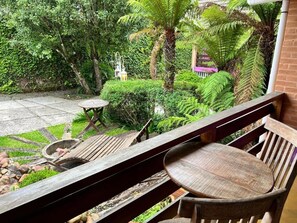 Terrace/patio - Home & Hosting - Double Room with Balcony (3 Adults) (Campos do Jordão)