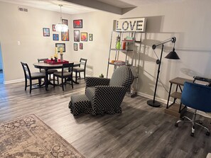 Dining - Perfect 3-bedroom townhome with AC in nice Charlotte neighborhood (Charlotte)