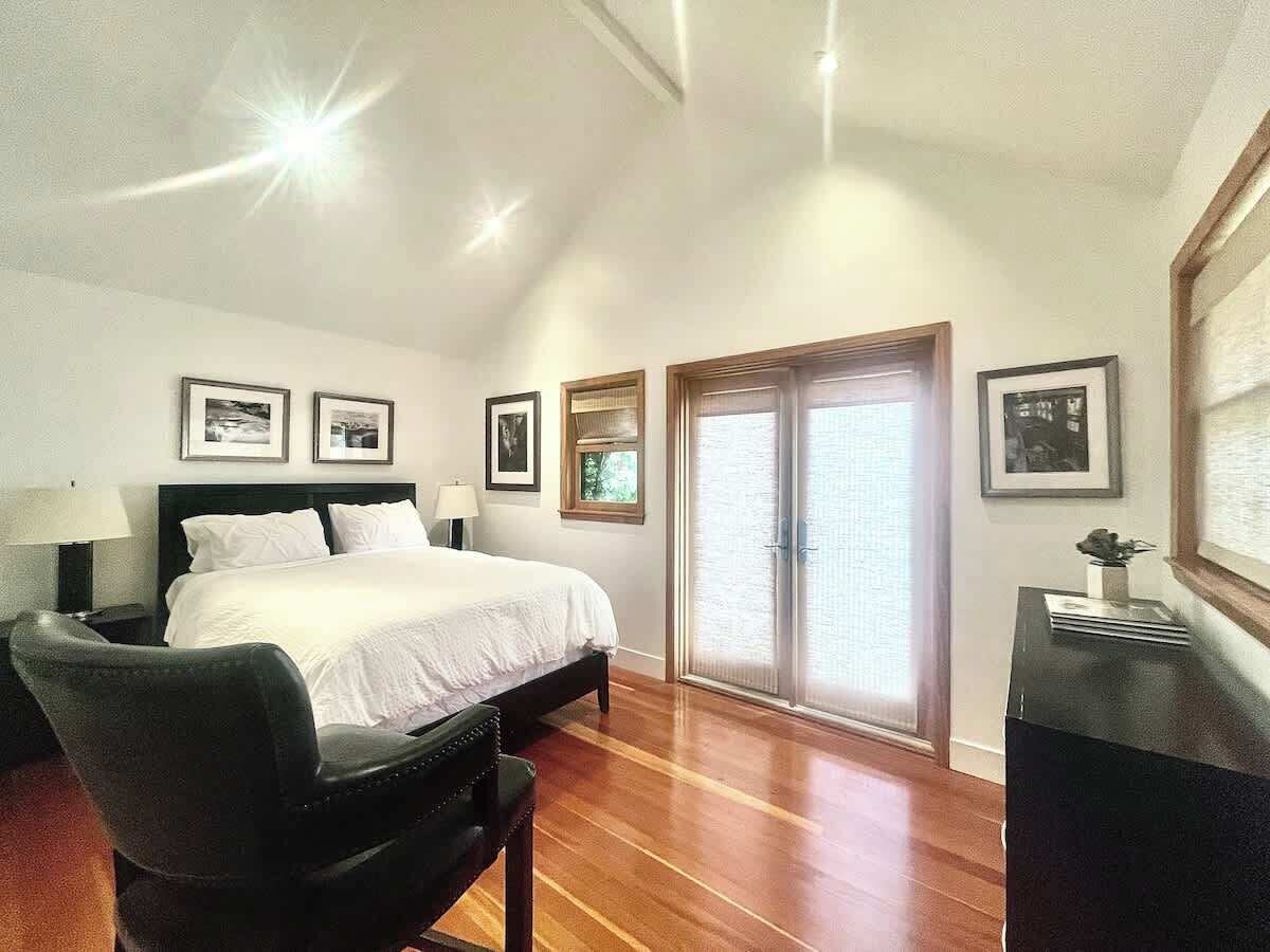 3 bedrooms, iron/ironing board, travel cot, WiFi