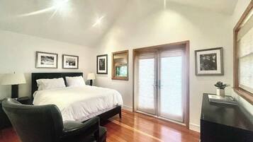 3 bedrooms, iron/ironing board, travel cot, WiFi