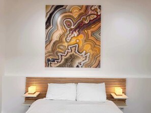 2 bedrooms, iron/ironing board, free WiFi, bed sheets - Lavender Suite @ Petaluma Warehouse Lofts (Petaluma)