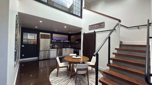 Lavender Suite @ Petaluma Warehouse Lofts