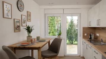 Réfrigérateur, four, plaque de cuisson, lave-vaisselle