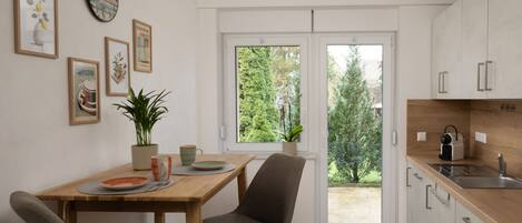 Refrigerador, horno, parrilla de estufa y lavavajillas