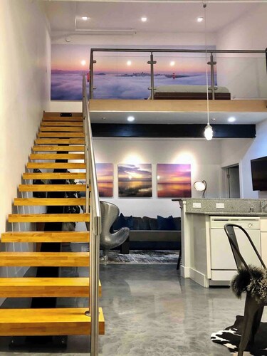 Stylish 2 bed loft apartment.