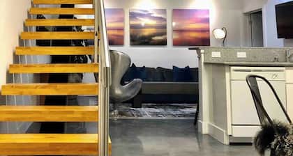Stylish 2 bed loft apartment.
