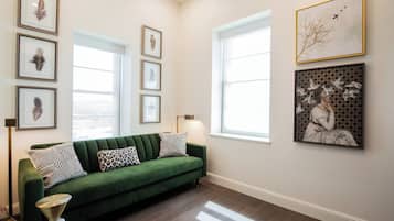 Superior Suite, City View | Living area