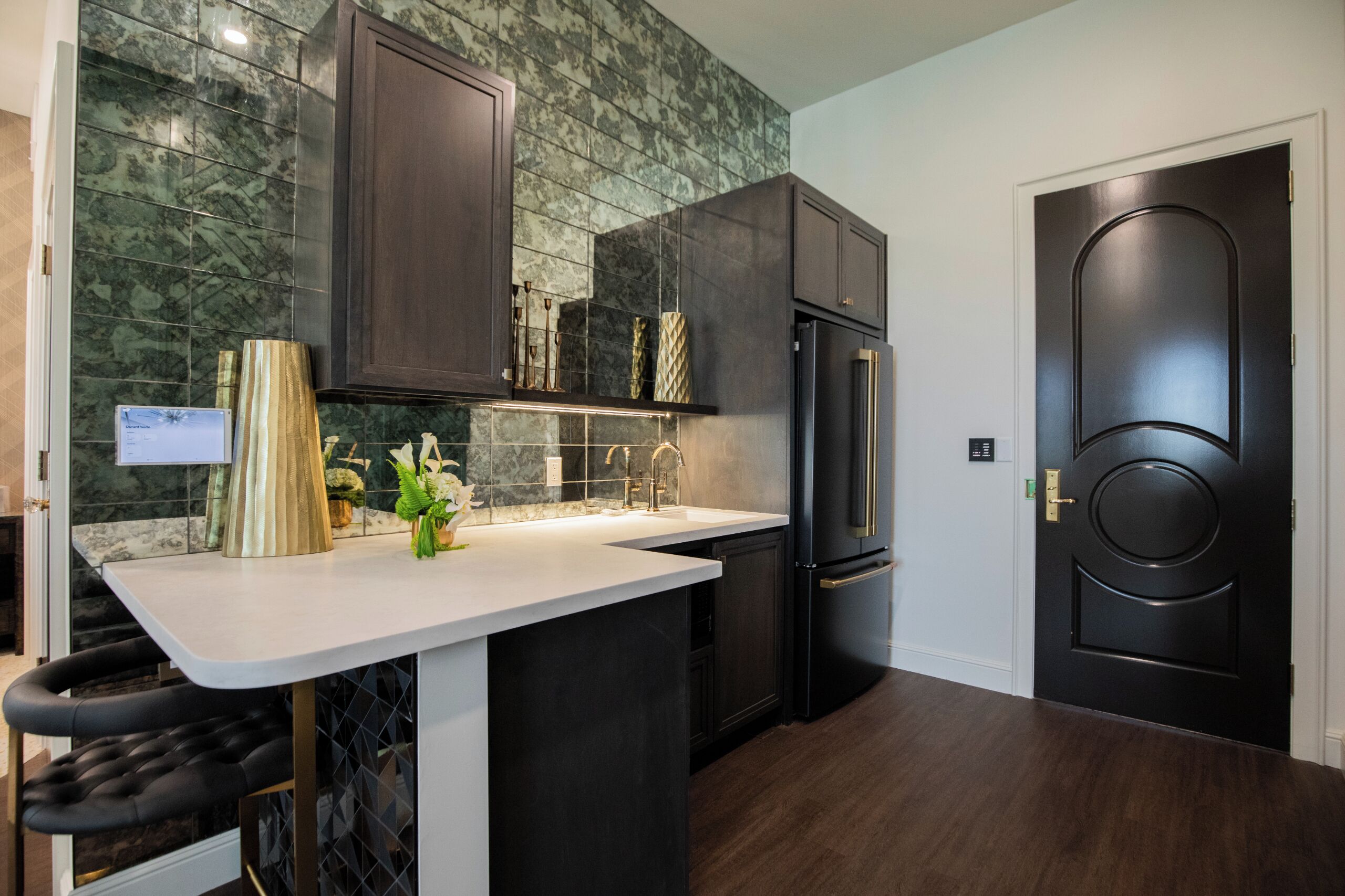 Suite superior, vista a la ciudad | Cocina privada
