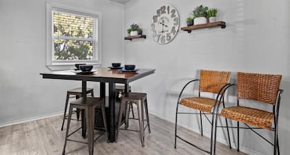 Blair Ridge - Poker table, minutes from TTU