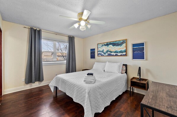 3 bedrooms, free WiFi, bed sheets - Blair Ridge - Poker table, minutes from TTU (Lubbock)
