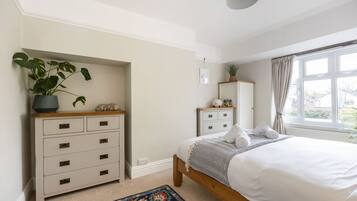 2 chambres, fer et planche à repasser, Wi-Fi gratuit, draps fournis