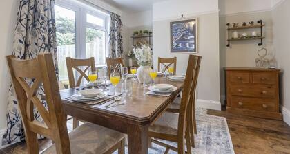 Lovely 2-Bed Home right by Cheltenham Race Course