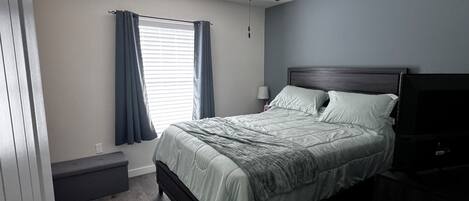 5 bedrooms, WiFi, bed sheets