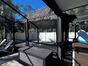 Property grounds - Spacious 5-bedroom Pool Home near Beaches-Hot Tub, Kayaks, Massage Chair (North Port)