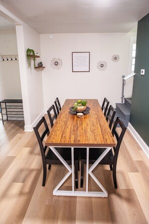 Dining - 3-Bedroom Ridgetop Retreat in Beautiful Spring City (Spring City)