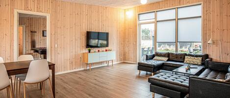 Una mesa de tenis de mesa