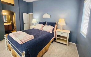 3 makuuhuonetta, silitysrauta/-lauta, Wi-Fi, vuodevaatteet