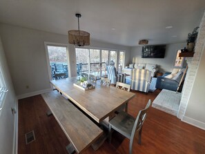 Smart TV - Lakefront Private Dock W/Kayaks Fire Pit On Private Warm Side Of Lake Anna (Bumpass)