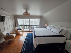 3 bedrooms, free WiFi, bed sheets - Lakefront Private Dock W/Kayaks Fire Pit On Private Warm Side Of Lake Anna (Bumpass)