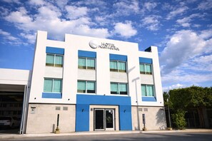 Front of property - Hotel Puesta de Sol (Campeche)