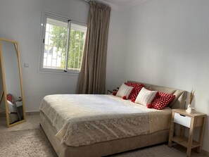 2 bedrooms, iron/ironing board, WiFi, bed sheets - Authentic Family Stay in the Heart of Agadir (Agadir)