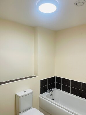 Dusche, Handtücher, Seife, Toilettenpapier