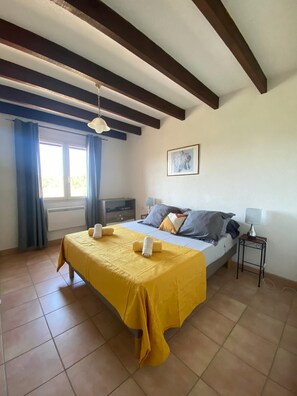 WiFi, bed sheets - Porto-Vecchio Charming villa in a quiet location 15 minutes from the beaches of Palombaggia (Porto-Vecchio)