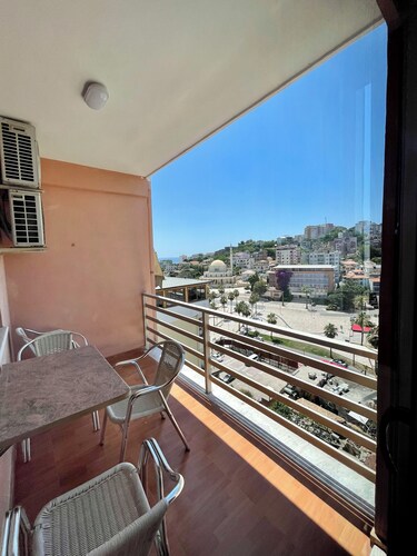 Illyria Square - City Center Apt - WiFi 500 mb/s