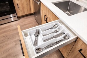 冰箱、炉灶、洗碗机、茶具/咖啡用具