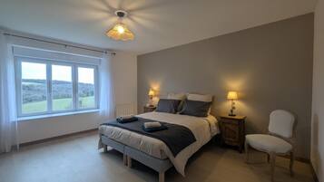 3 bedrooms, iron/ironing board, travel cot, free WiFi