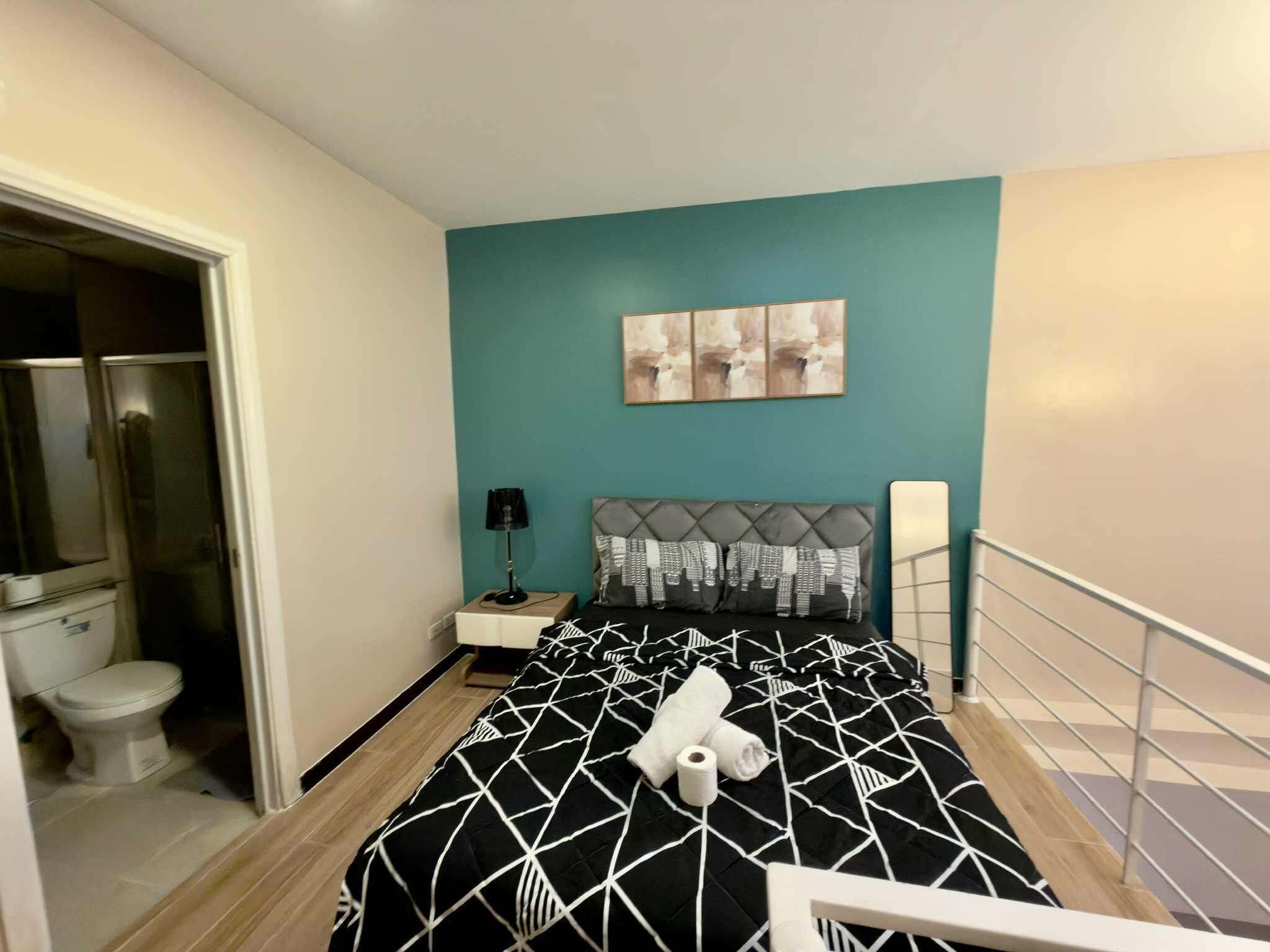 デザイン ロフト バルコニー シティビュー | ノートパソコン用作業スペース、WiFi (無料)