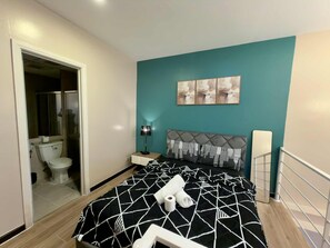 Loft de diseño, balcón, vistas a la ciudad | Espacio para trabajar con un portátil y wifi gratis