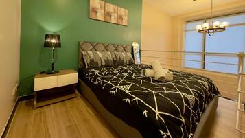 Design Loft, Balcony, City View | Laptop workspace, free WiFi