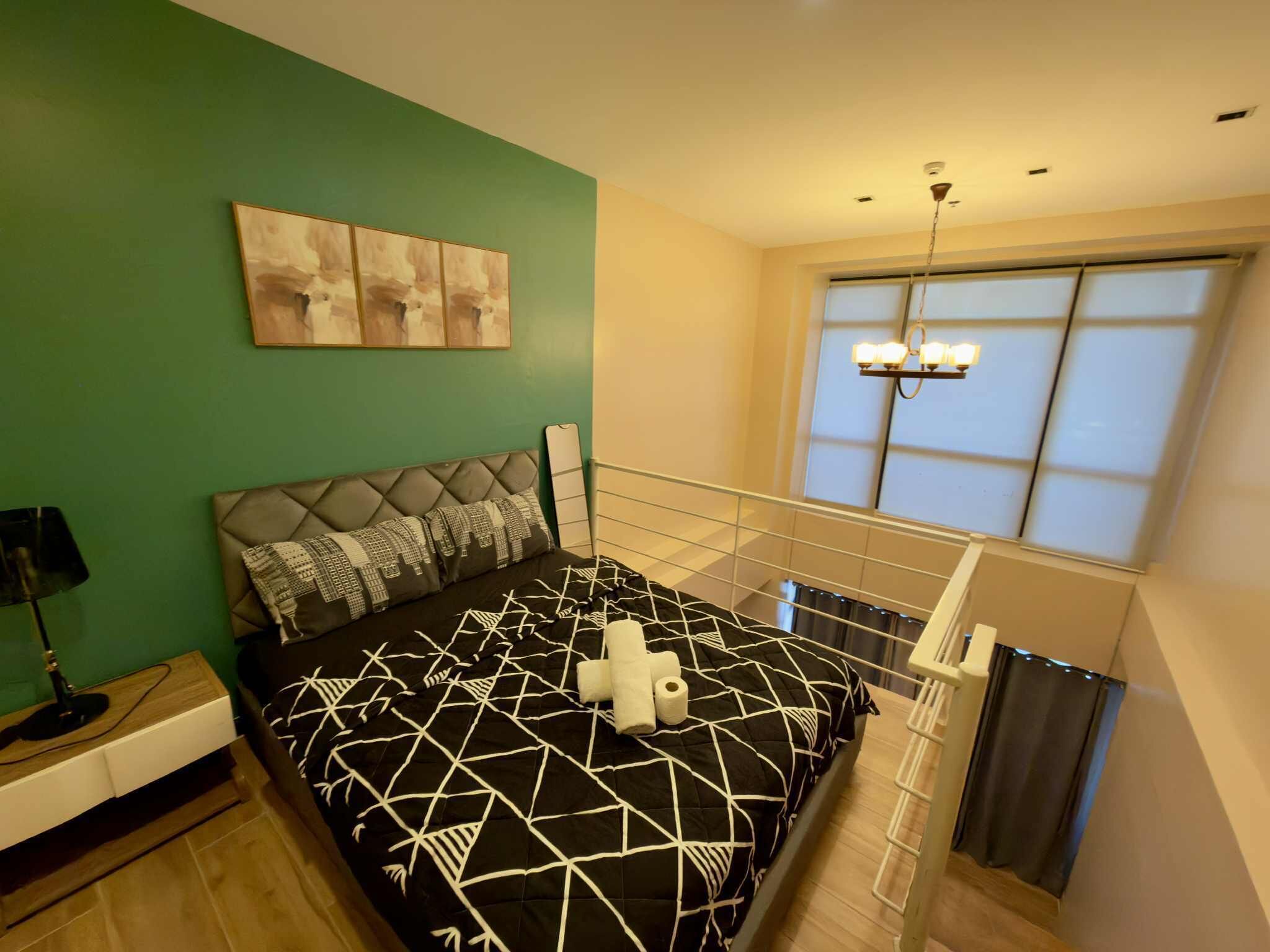 デザイン ロフト バルコニー シティビュー | ノートパソコン用作業スペース、WiFi (無料)