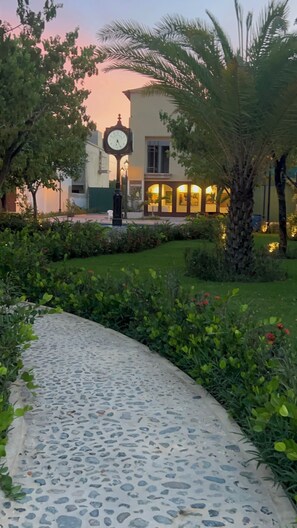 Property grounds - Cozy 2-bedroom Caribbean Condo in charming Punta Cana with AC and Picuzzi (Punta Cana)