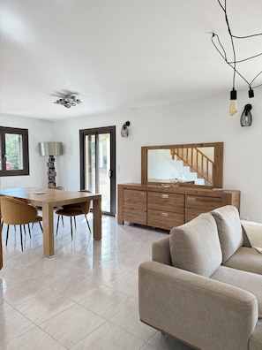 Interior - 2bedroom house with private heated pool 5mn from the beach (Figari)