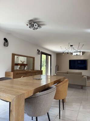 Dining - 2bedroom house with private heated pool 5mn from the beach (Figari)