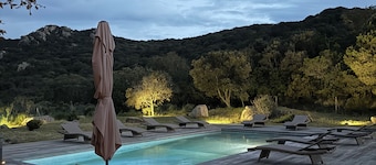 2bedroom house with private heated pool 5mn from the beach