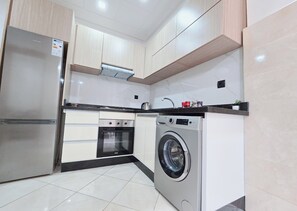 Private kitchen - 5 minutes to the park! Family condo with Netflix & Terrace (Agadir)