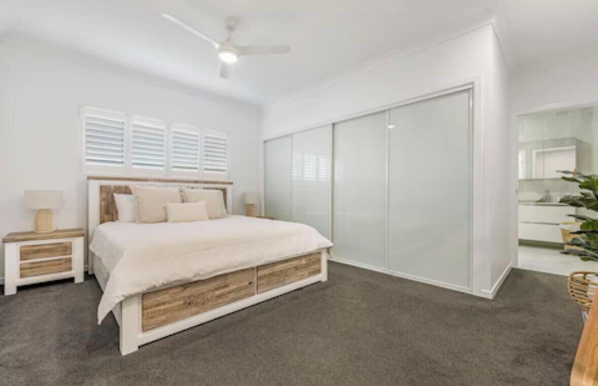 3 bedrooms, iron/ironing board, Internet, bed sheets