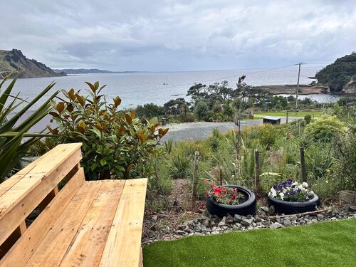 Goat-Island Beach Front Get-Away!