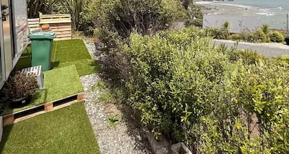 Goat-Island Beach Front Get-Away!