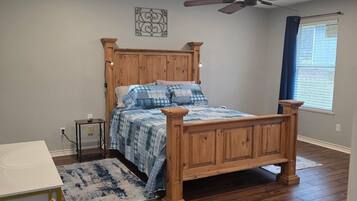 2 bedrooms, desk, travel crib, free WiFi