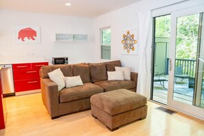 Smart TV - Andora Townhome, Walk to Town, River Run 1/2 mile away, Deck on Trail Creek!! (Ketchum)