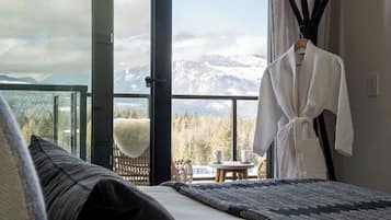 Condo | Free WiFi, bed sheets