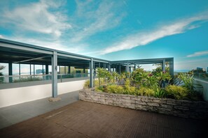 Terrace/patio - Spacious Scenic 2BR/2BA Mesatierra Samal Sky View (Davao City)