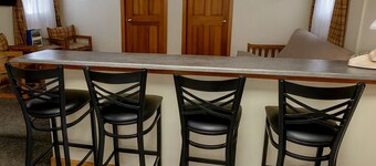 2-bedroom hotel suites in adorable Wilton with AC comfort